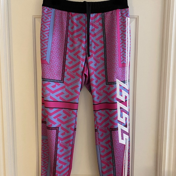 FULL LOOK - SHOP THE LOOK VERSACE FULL LOOK La Greca V Jacket and Pants - Picture 5 of 14